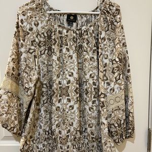 Tan/Brown JM Collection Woman’s Blouse.